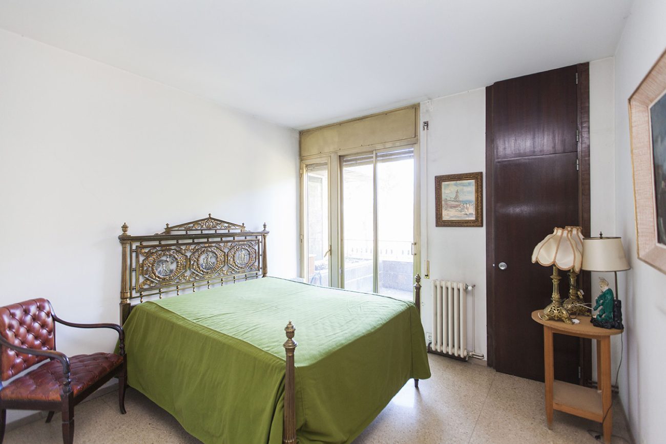 Great opportunity to reform in an exclusive urbanization in Pedralbes