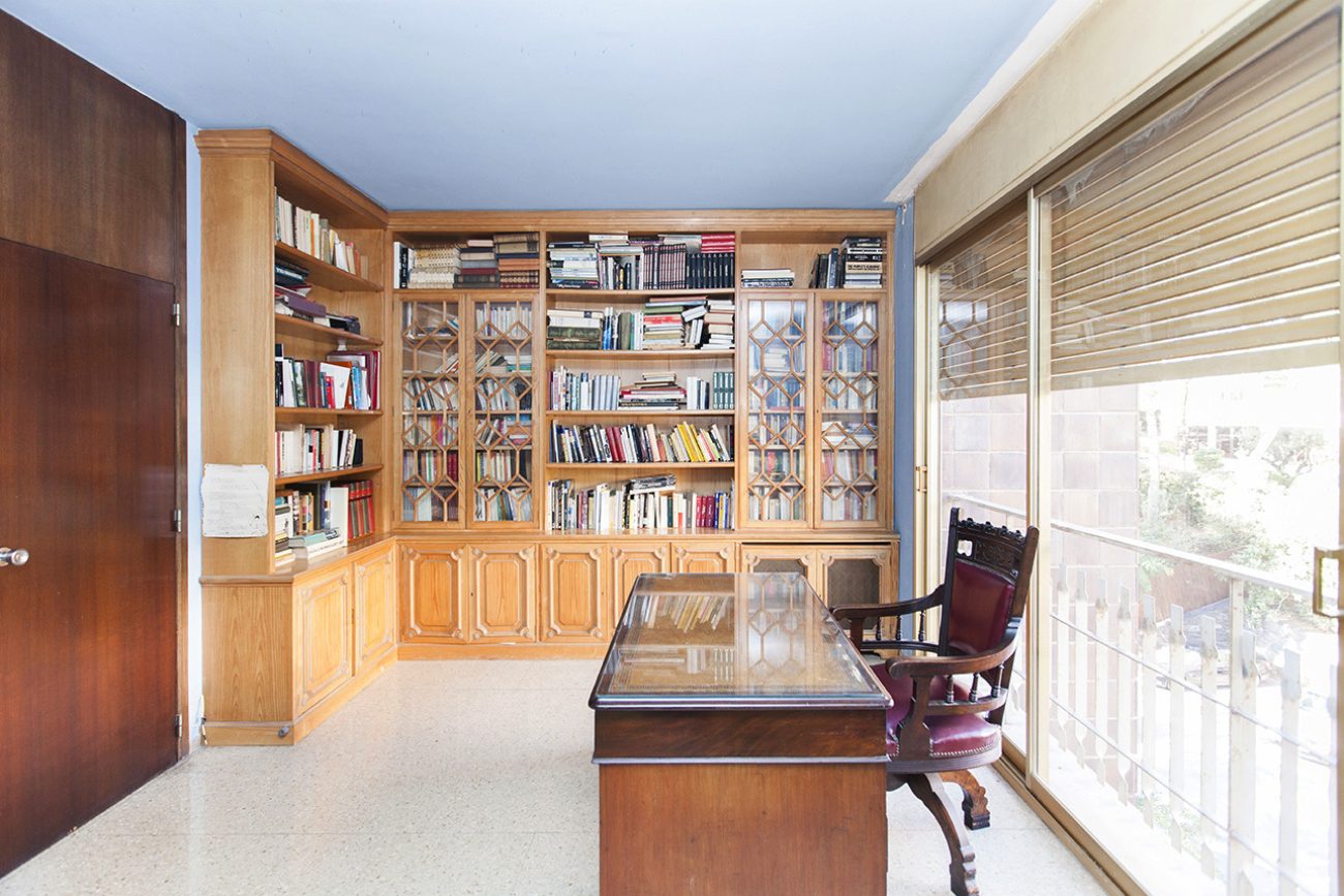 Great opportunity to reform in an exclusive urbanization in Pedralbes