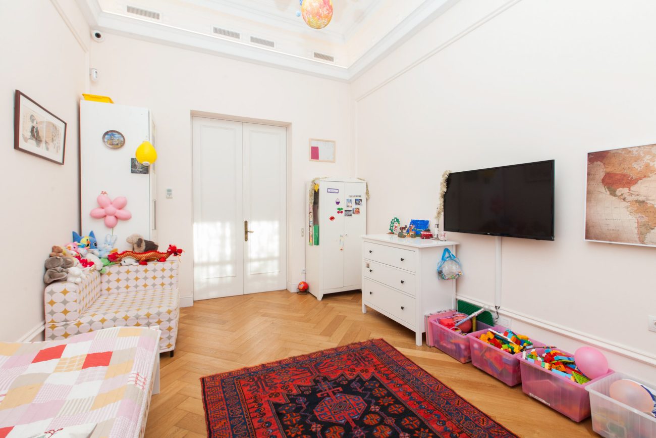 Luxury apartment with large terrace close to Passeig de Gracia