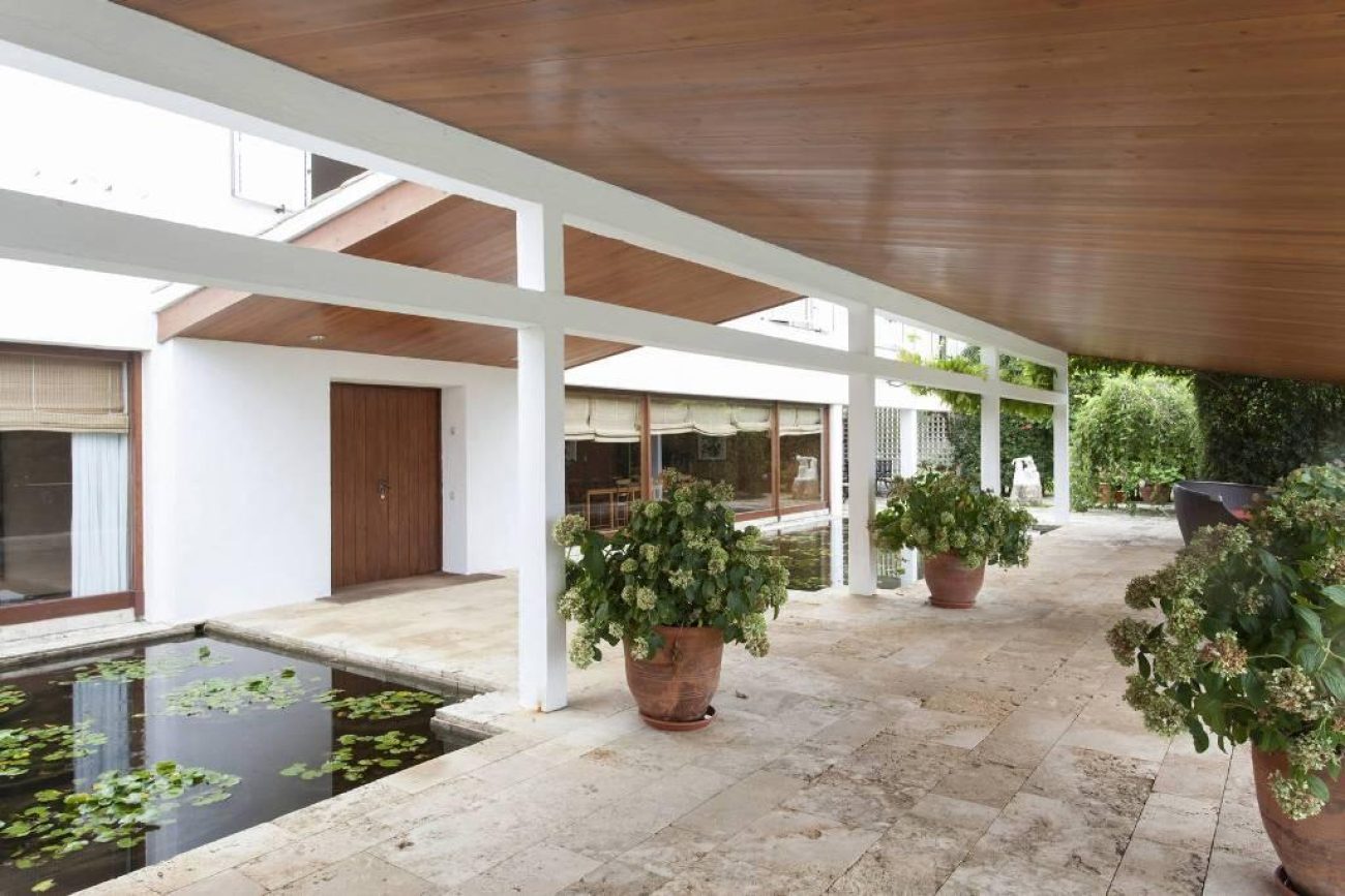 Stunning villa for sale in Sa Riera