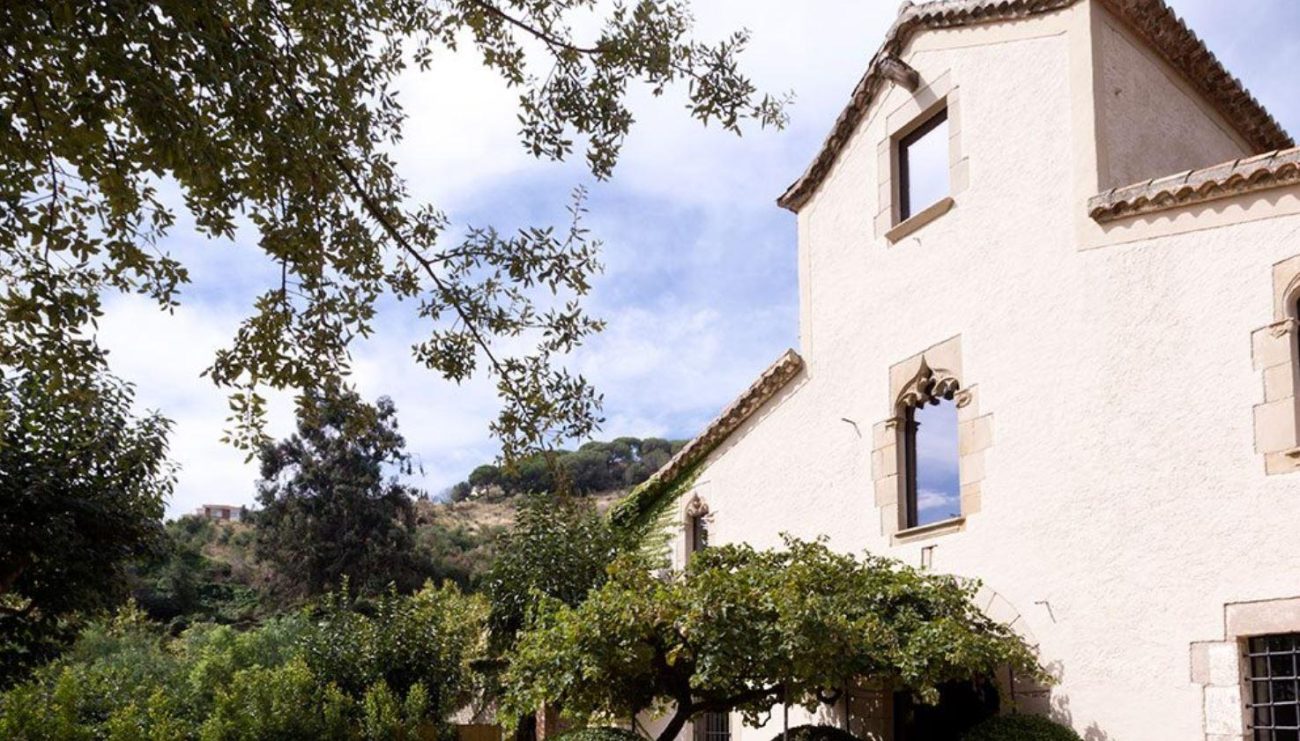 Spectacular completely reformed Masia in Alella