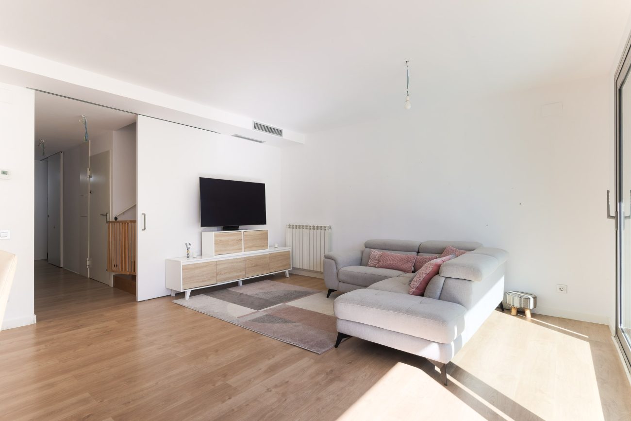 Townhouse in El Vinyet, Sitges — private garden and 5 minutes from the beach