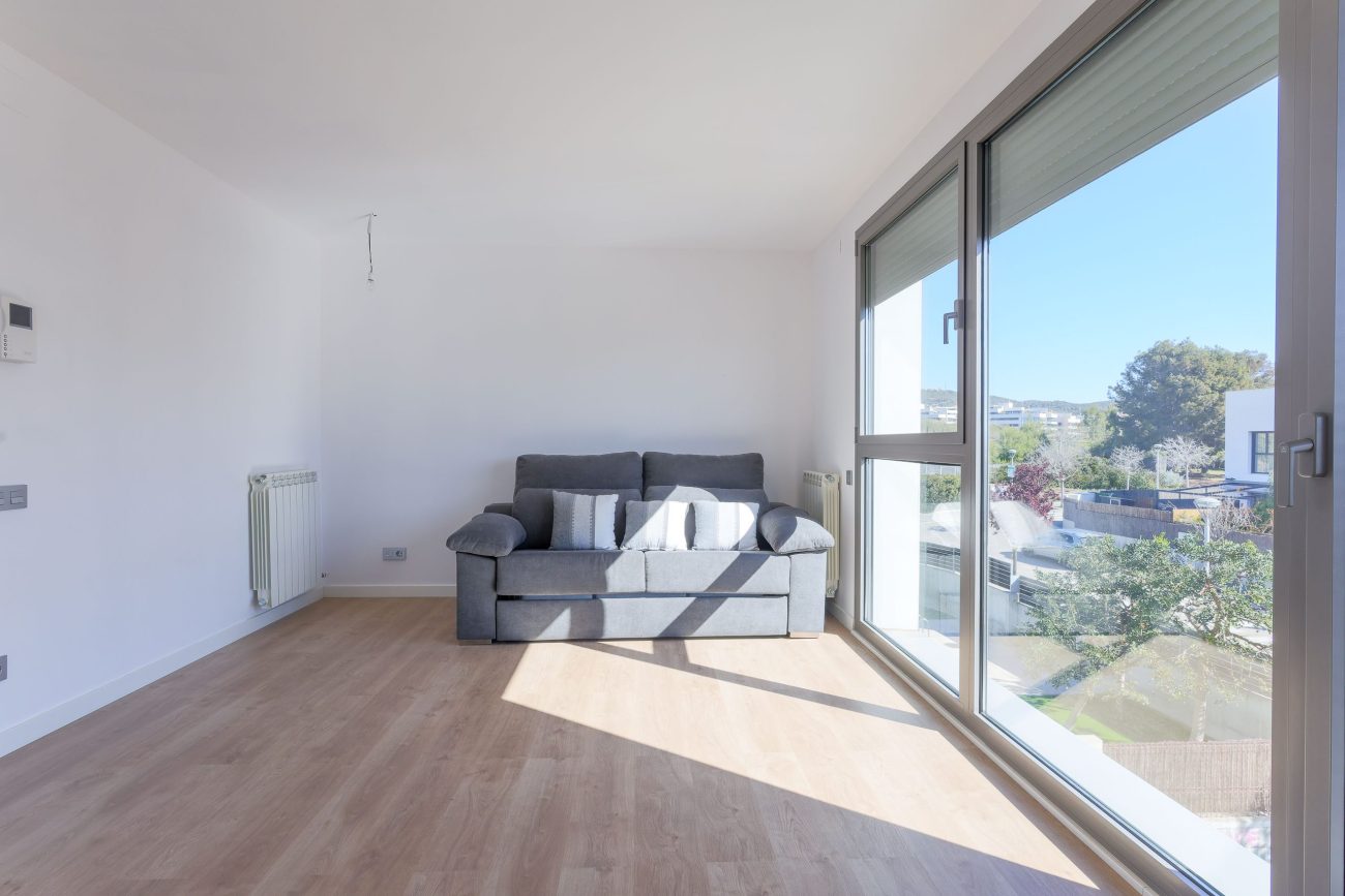 Townhouse in El Vinyet, Sitges — private garden and 5 minutes from the beach