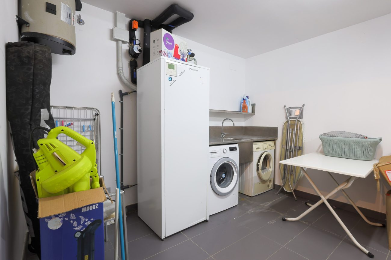Townhouse in El Vinyet, Sitges — private garden and 5 minutes from the beach