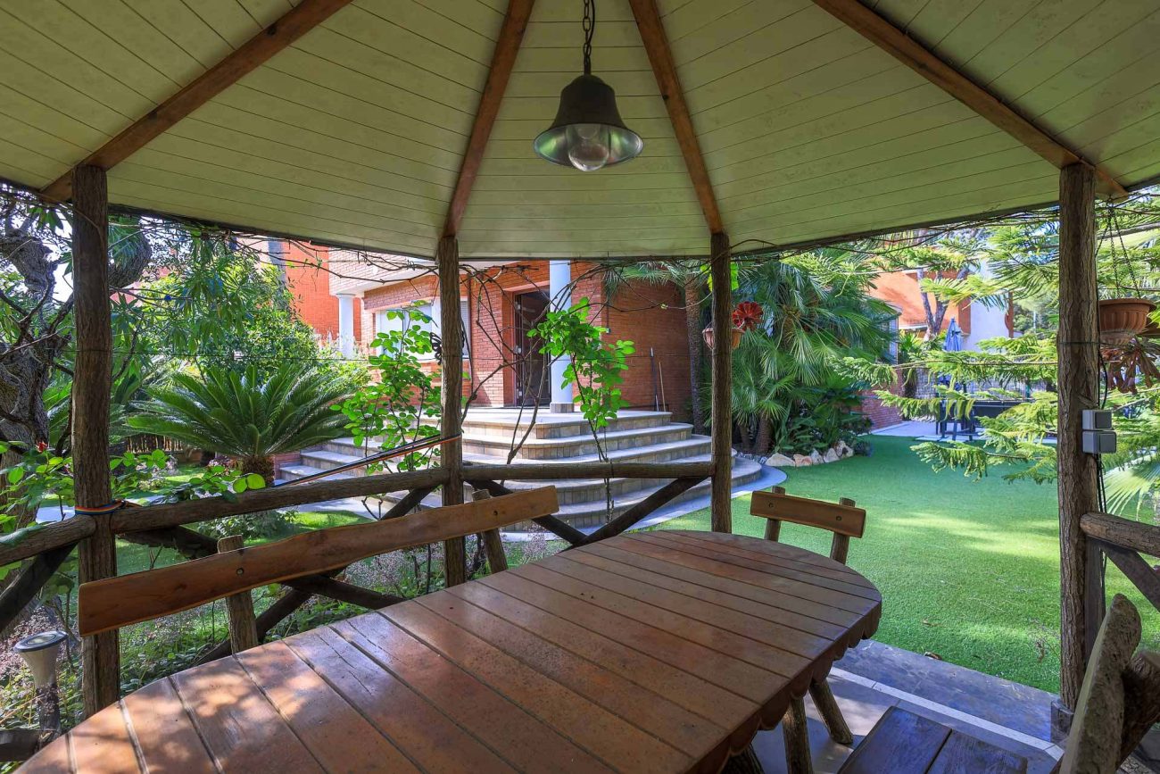 Villa in Gavà Mar — second line to the sea with private garden, pool and privacy