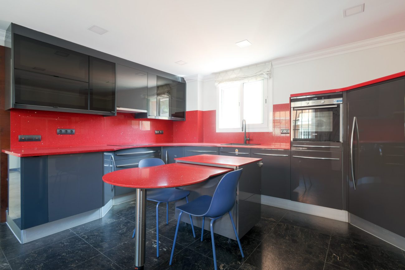 Villa in Gavà Mar — second line to the sea with private garden, pool and privacy