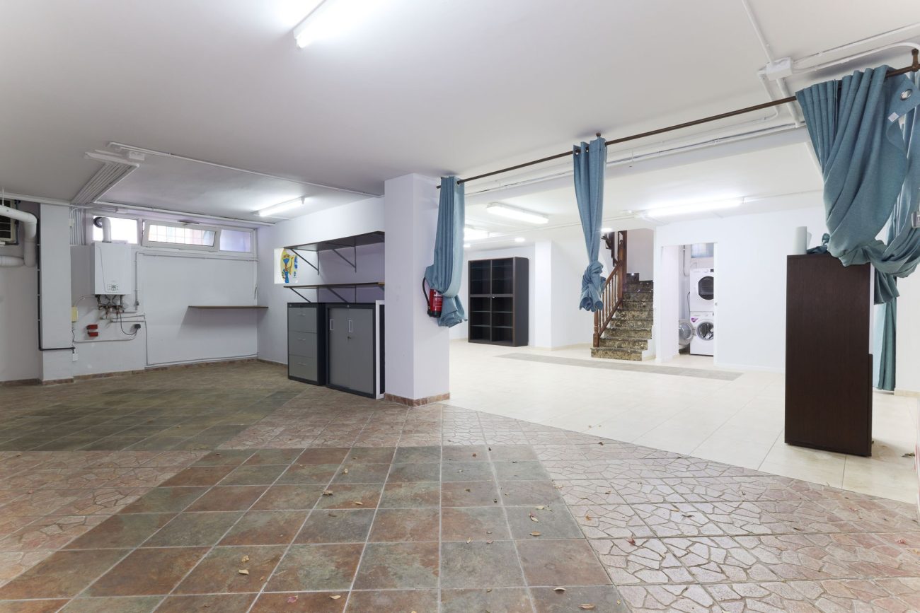 Villa in Gavà Mar — second line to the sea with private garden, pool and privacy