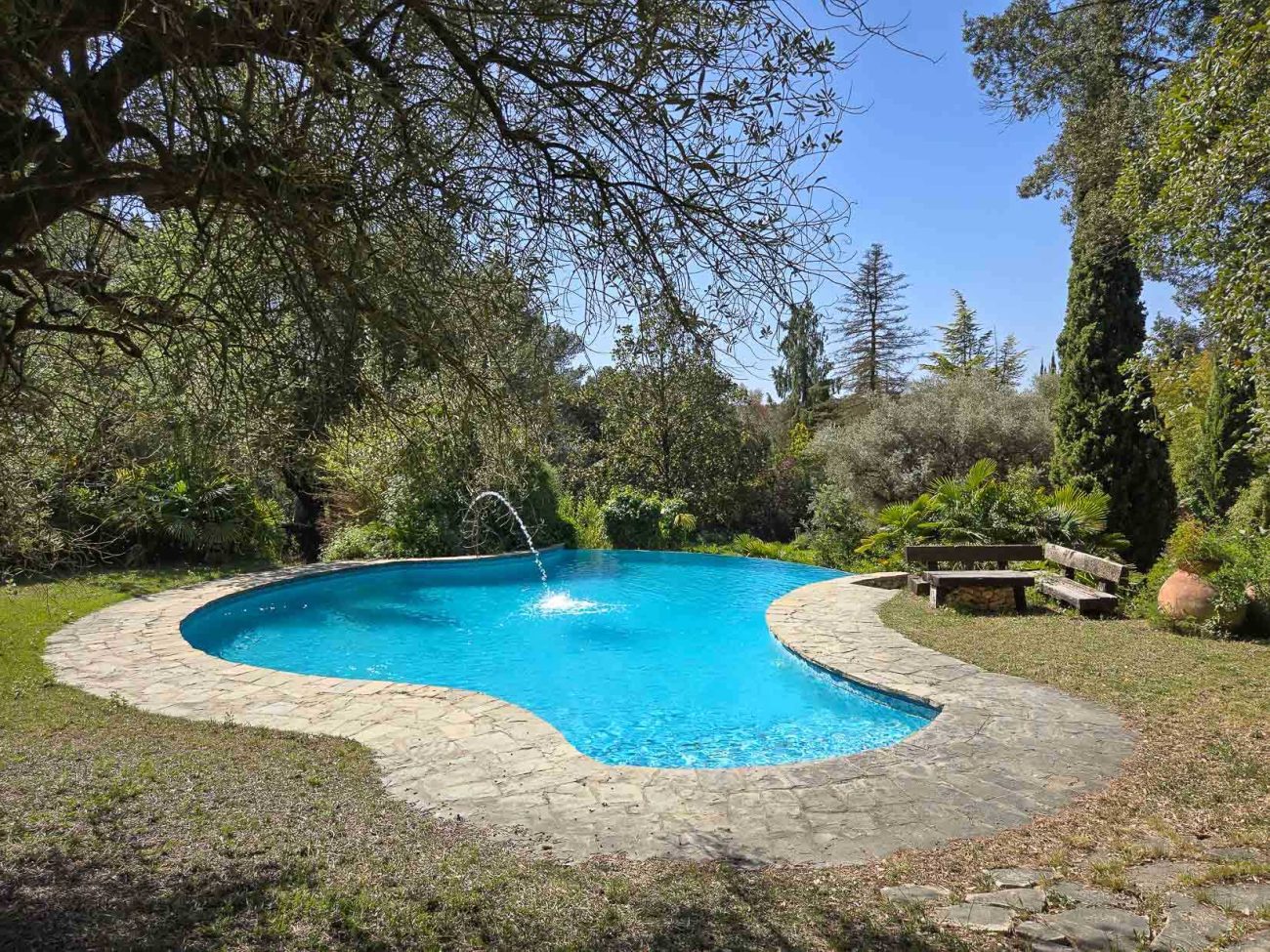 Luxury villa in Begues — unique estate with 6,000 m² plot and high investment potential
