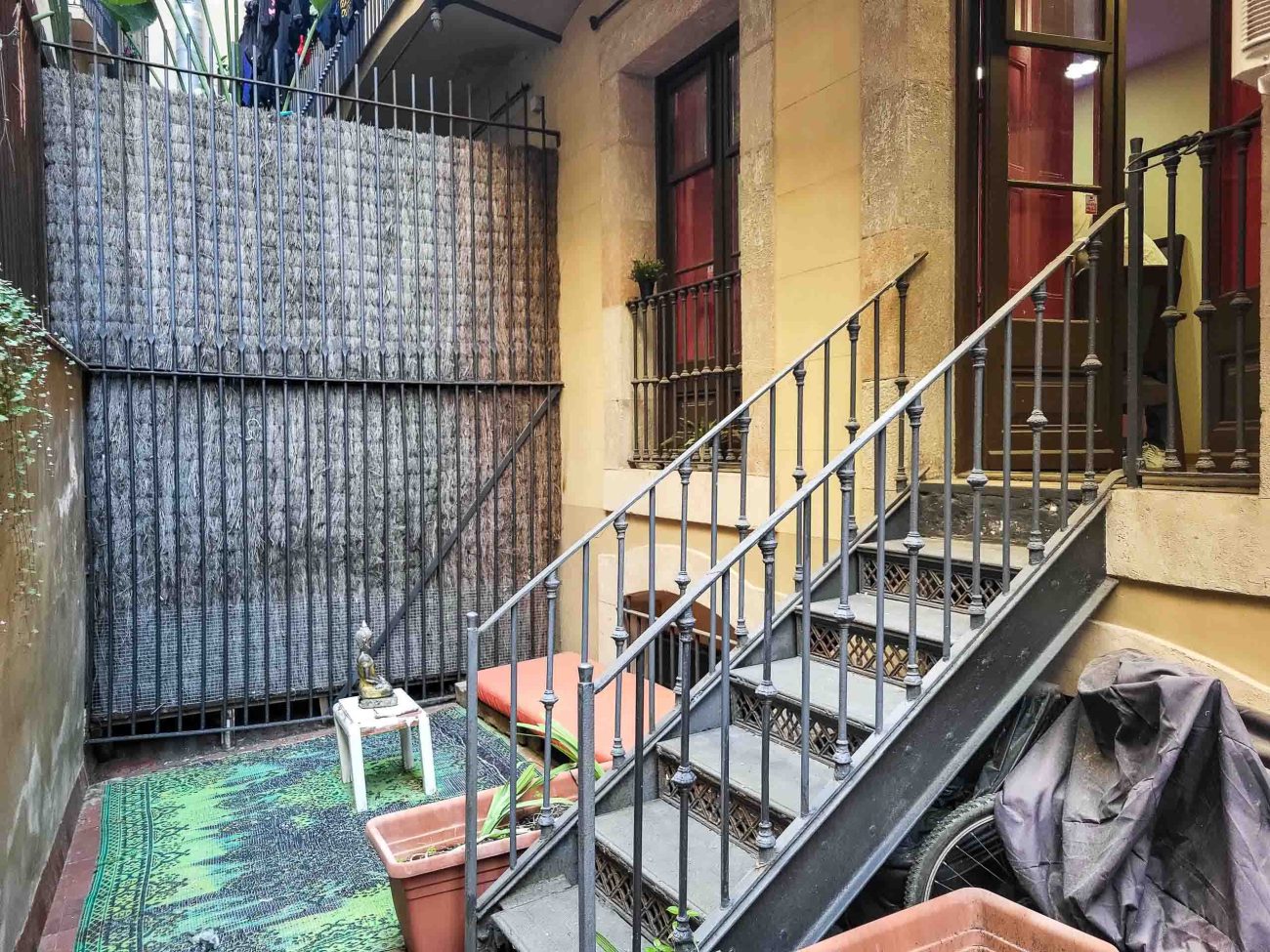 Luxury period property for sale in El Born, Barcelona: prime renovation opportunity on Marquès de l'Argentera