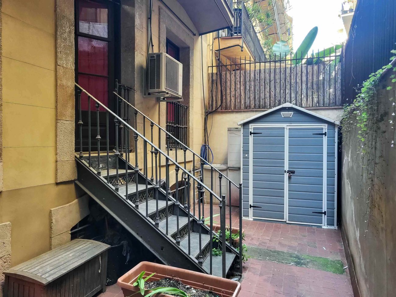 Luxury period property for sale in El Born, Barcelona: prime renovation opportunity on Marquès de l'Argentera