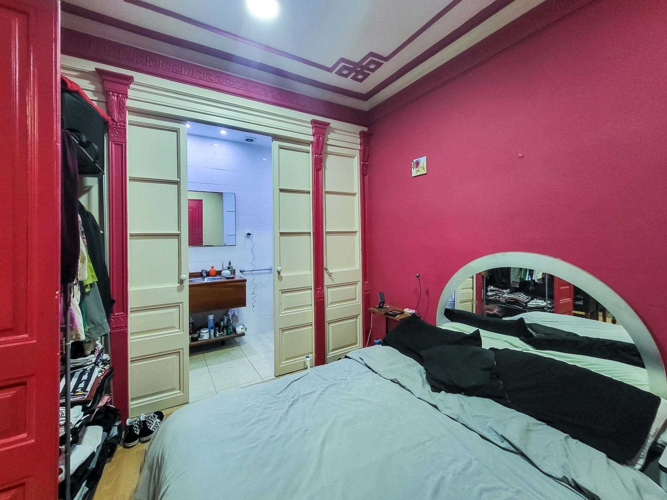 Luxury period property for sale in El Born, Barcelona: prime renovation opportunity on Marquès de l'Argentera