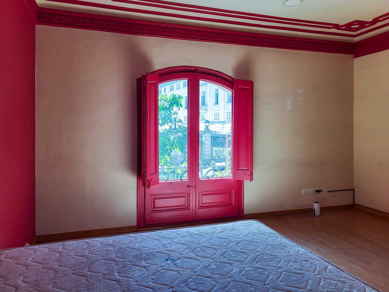 Luxury period property for sale in El Born, Barcelona: prime renovation opportunity on Marquès de l'Argentera
