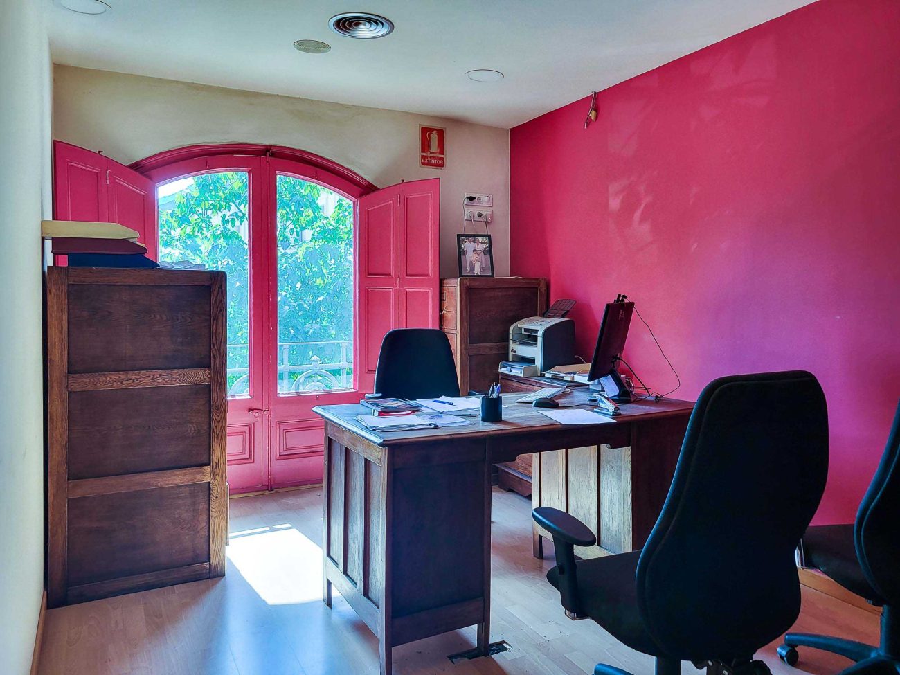 Luxury period property for sale in El Born, Barcelona: prime renovation opportunity on Marquès de l'Argentera