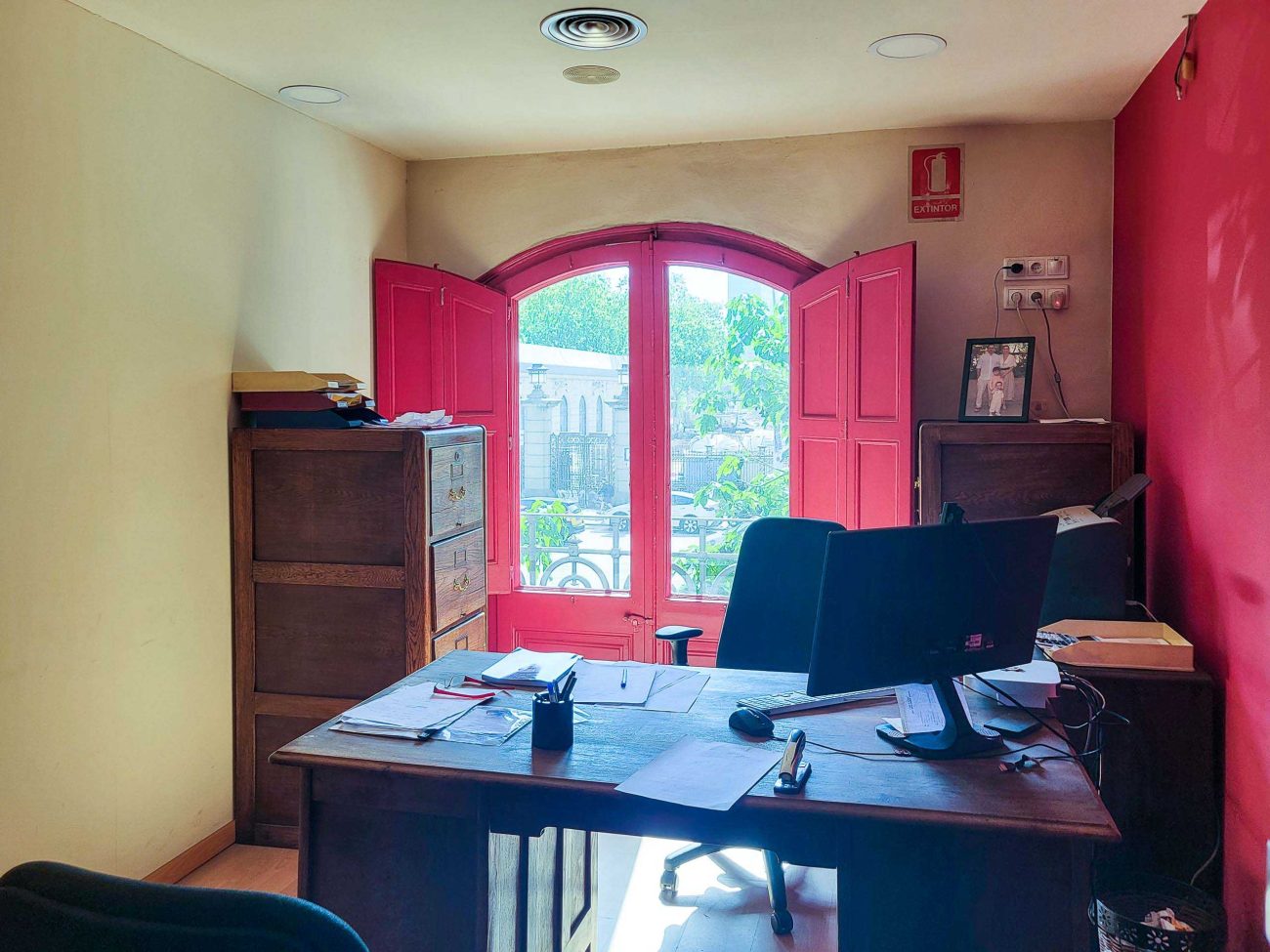 Luxury period property for sale in El Born, Barcelona: prime renovation opportunity on Marquès de l'Argentera