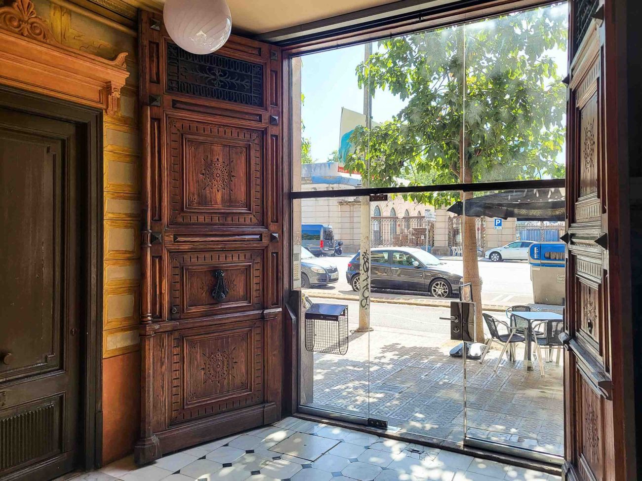 Luxury period property for sale in El Born, Barcelona: prime renovation opportunity on Marquès de l'Argentera