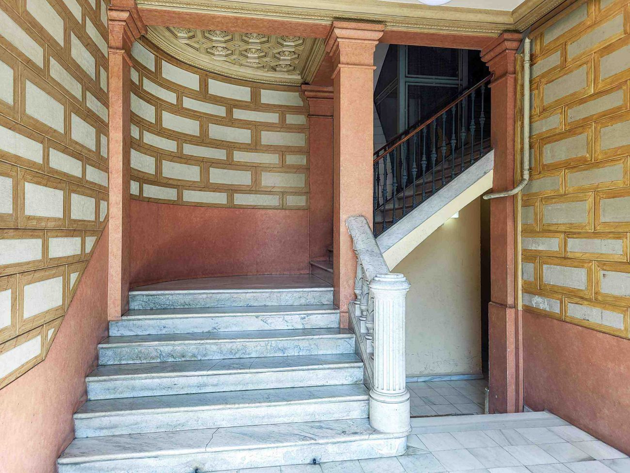Luxury period property for sale in El Born, Barcelona: prime renovation opportunity on Marquès de l'Argentera