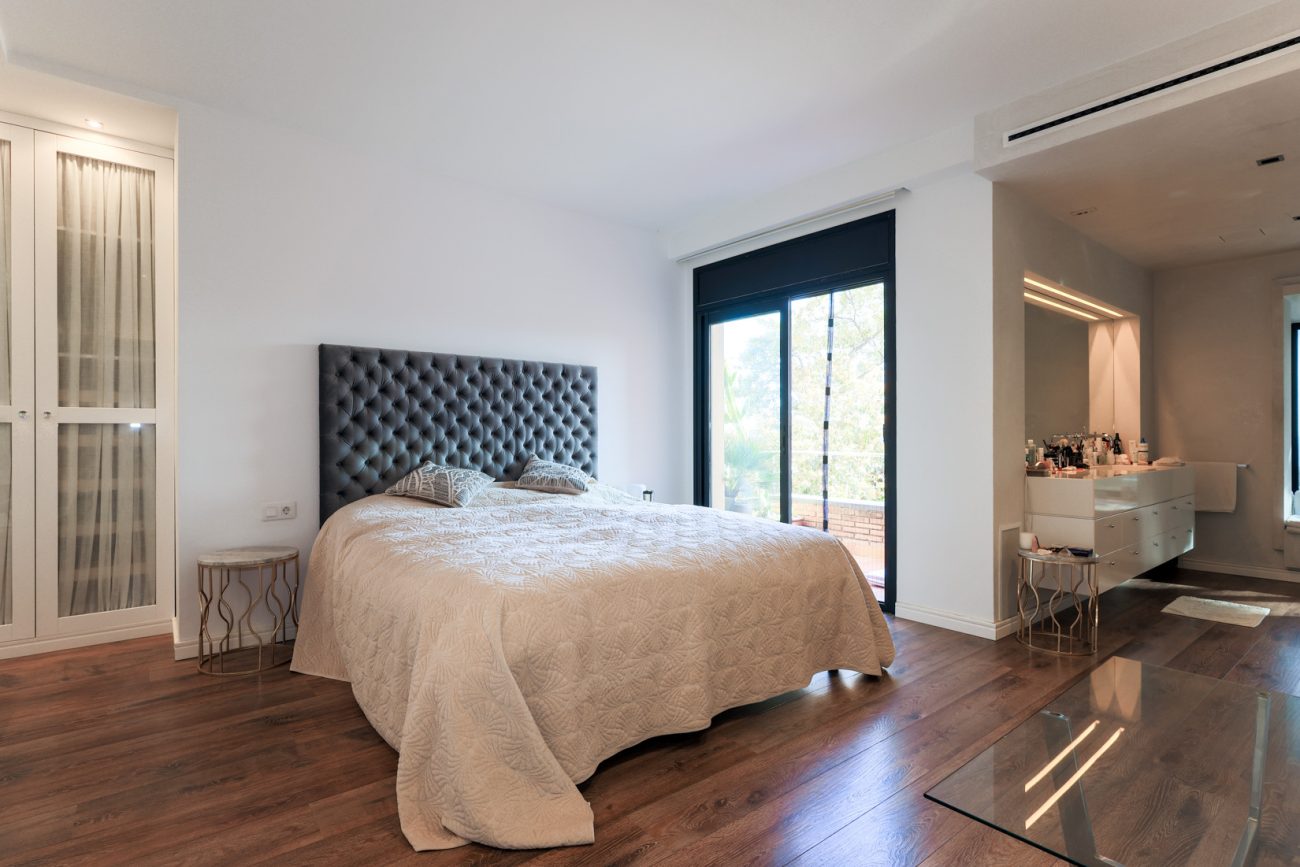 Sea view house in Castelldefels — cozy design with terraces and pool