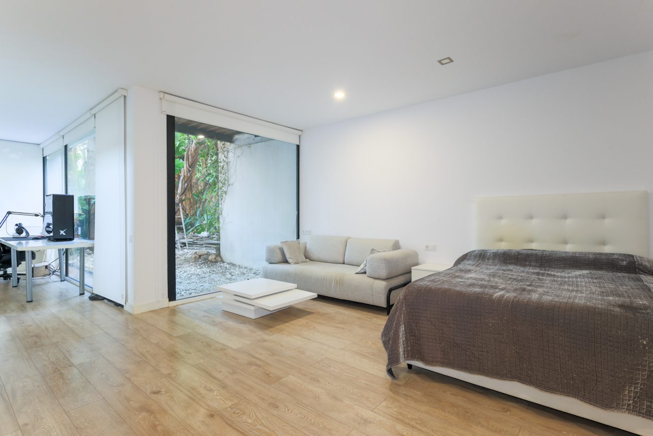 Sea view house in Castelldefels — cozy design with terraces and pool