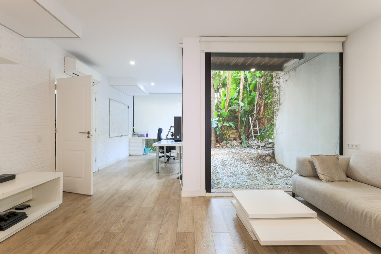 Sea view house in Castelldefels — cozy design with terraces and pool