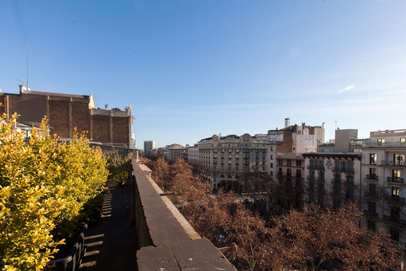 Luxury apartment with large terrace close to Passeig de Gracia
