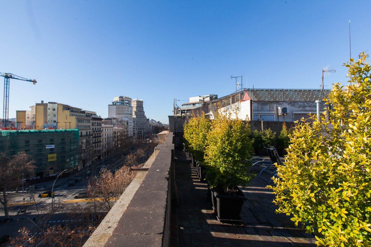 Luxury apartment with large terrace close to Passeig de Gracia