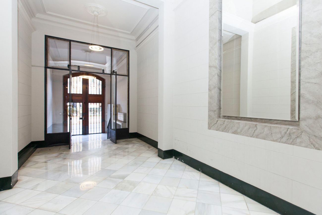 Luxury apartment with large terrace close to Passeig de Gracia