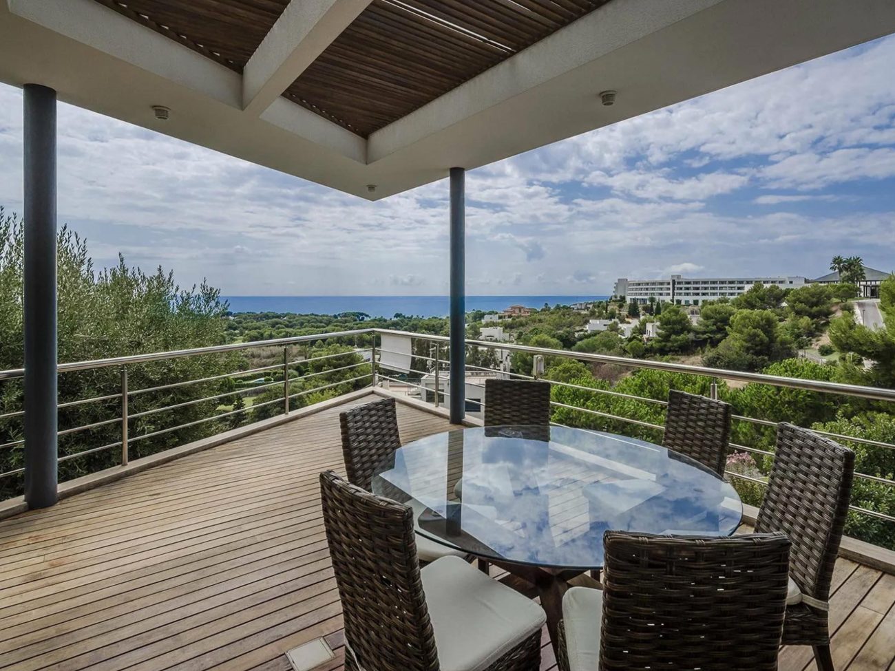 A modern and elegant home in a privileged location