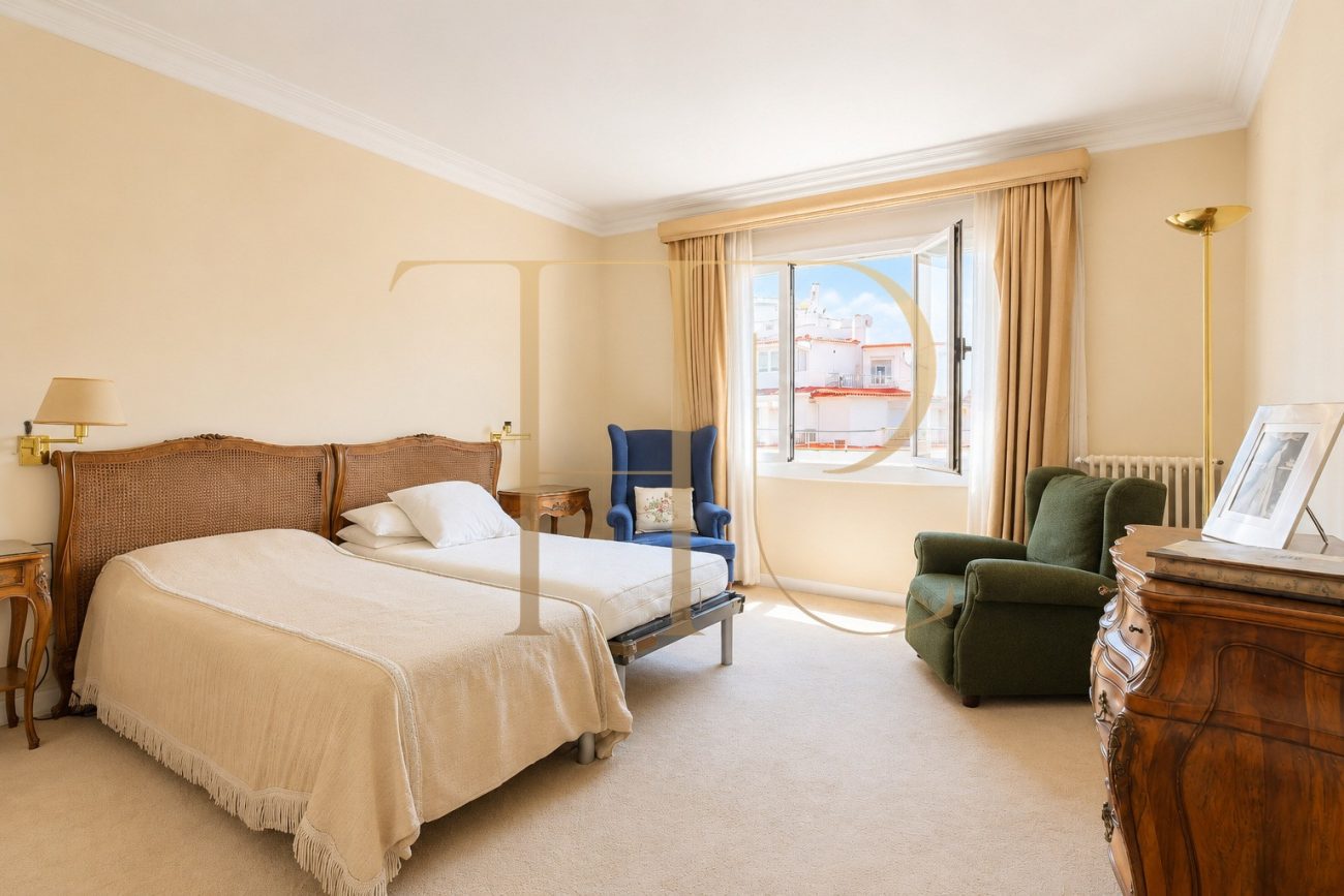 Exclusive 470 sqm Stately Apartment with Turó Park Views