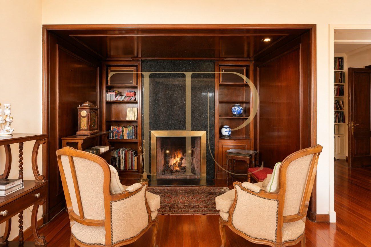 Exclusive 470 sqm Stately Apartment with Turó Park Views