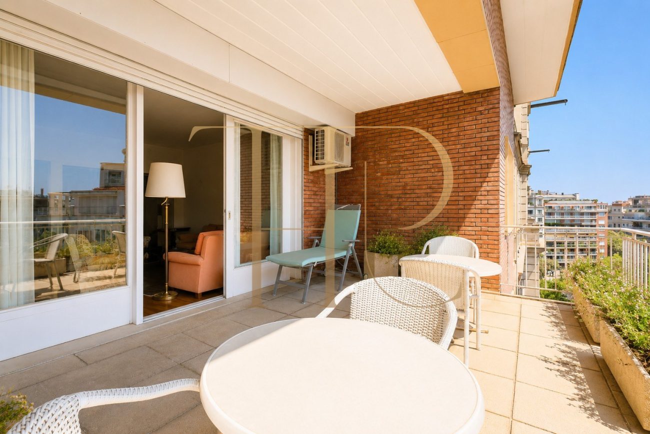 Exclusive 470 sqm Stately Apartment with Turó Park Views
