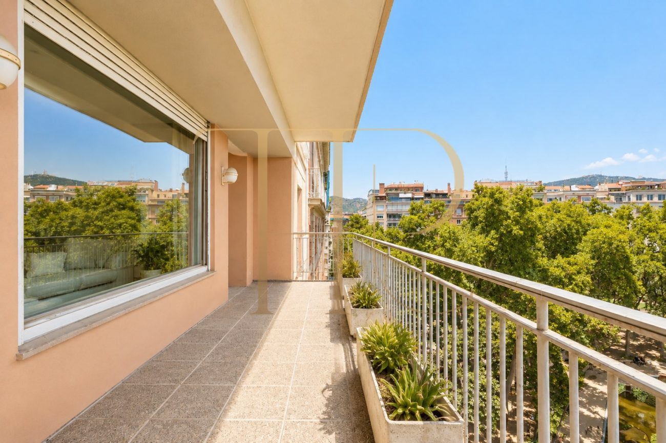 Exclusive 470 sqm Stately Apartment with Turó Park Views