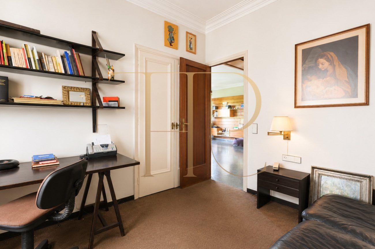 Exclusive 470 sqm Stately Apartment with Turó Park Views