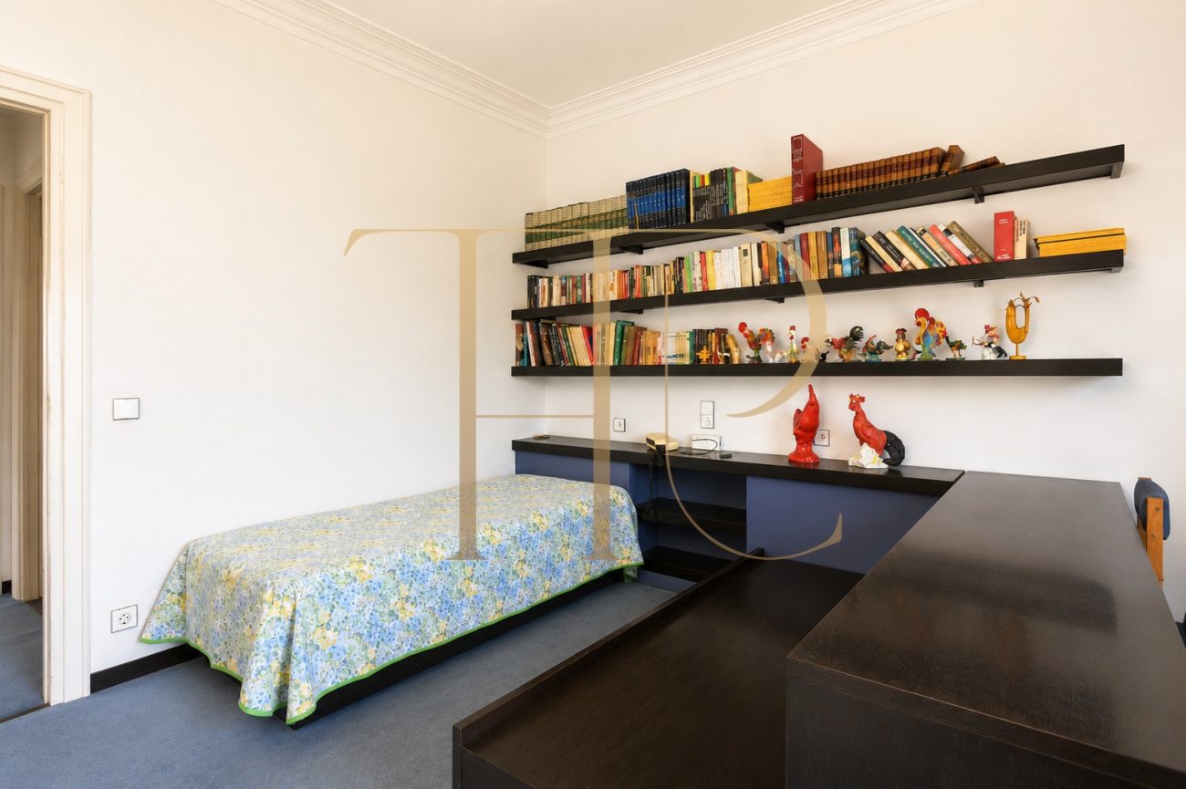 Exclusive 470 sqm Stately Apartment with Turó Park Views