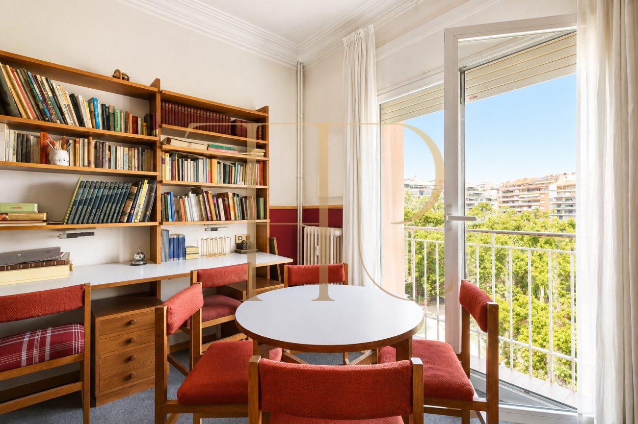 Exclusive 470 sqm Stately Apartment with Turó Park Views