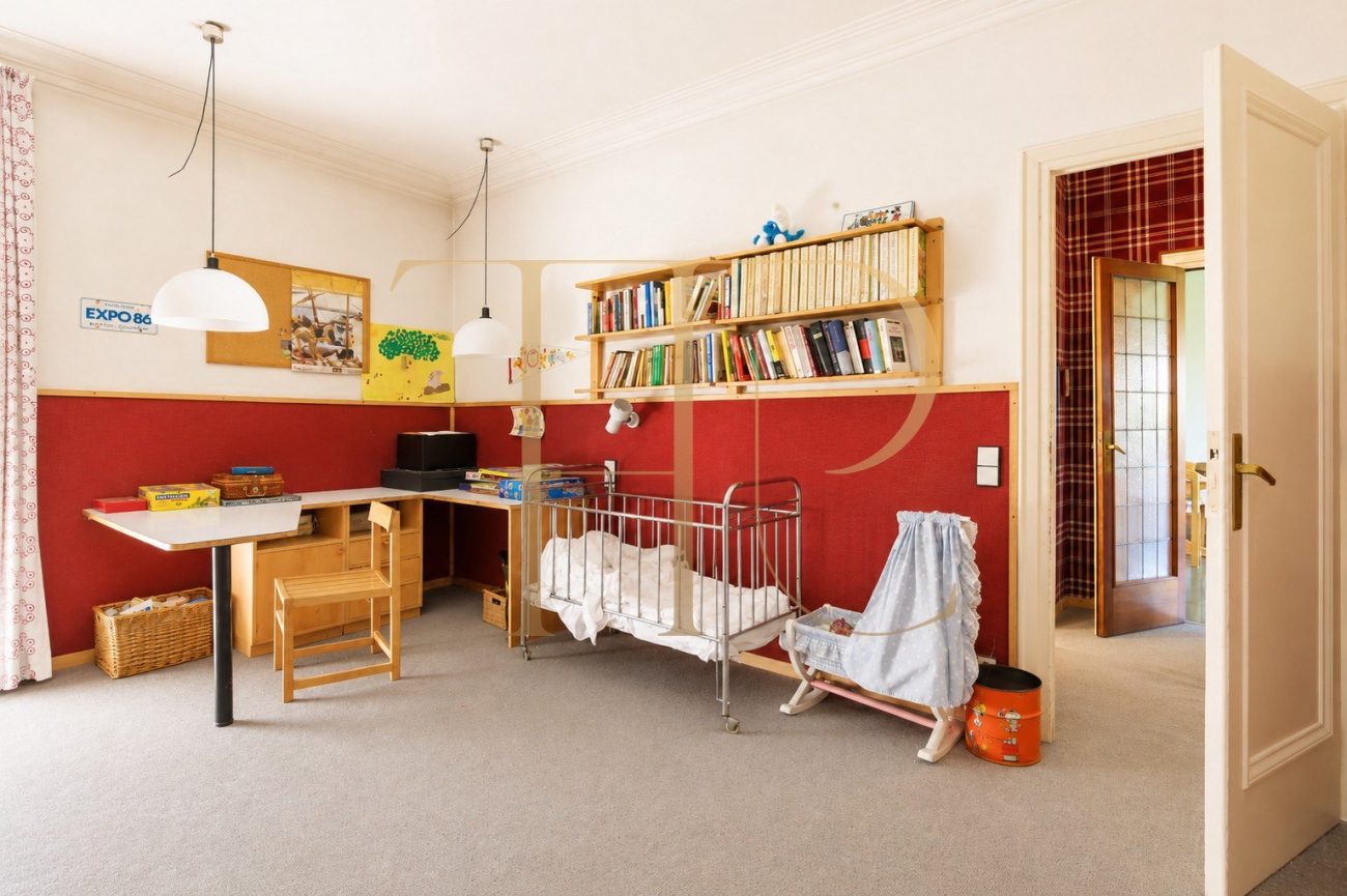 Exclusive 470 sqm Stately Apartment with Turó Park Views