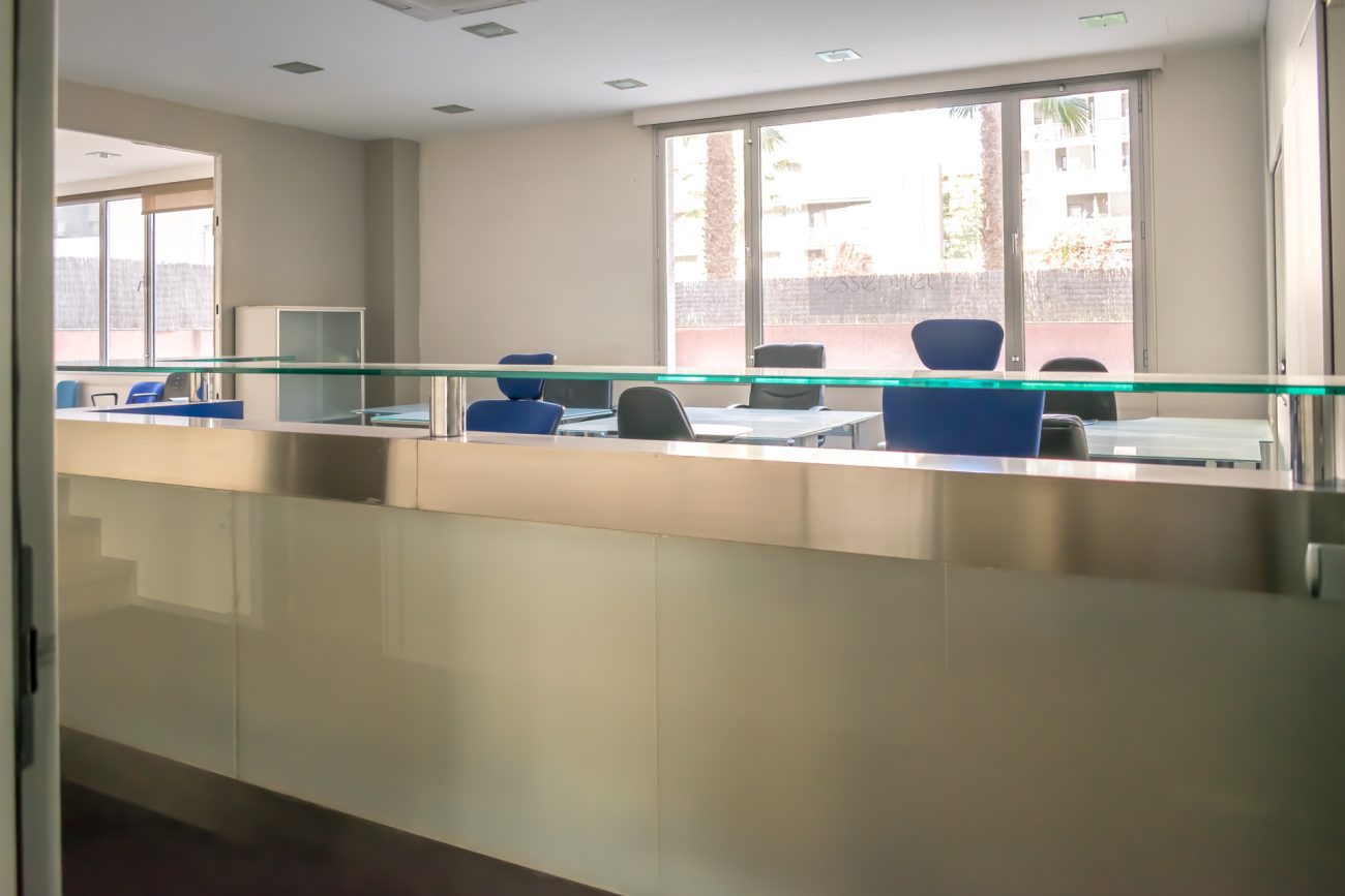 Funcional office on one of the main streets of Barcelona