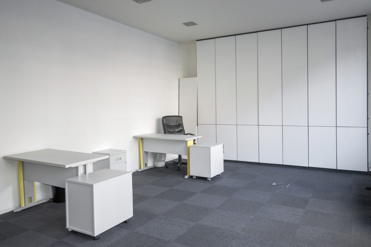 Funcional office on one of the main streets of Barcelona