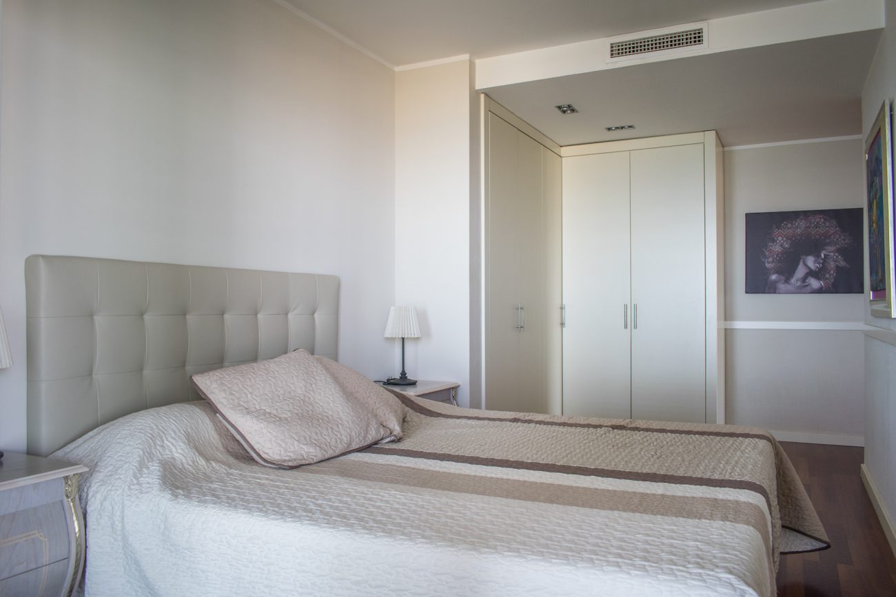 Apartment on the first line of the sea with a stunning view