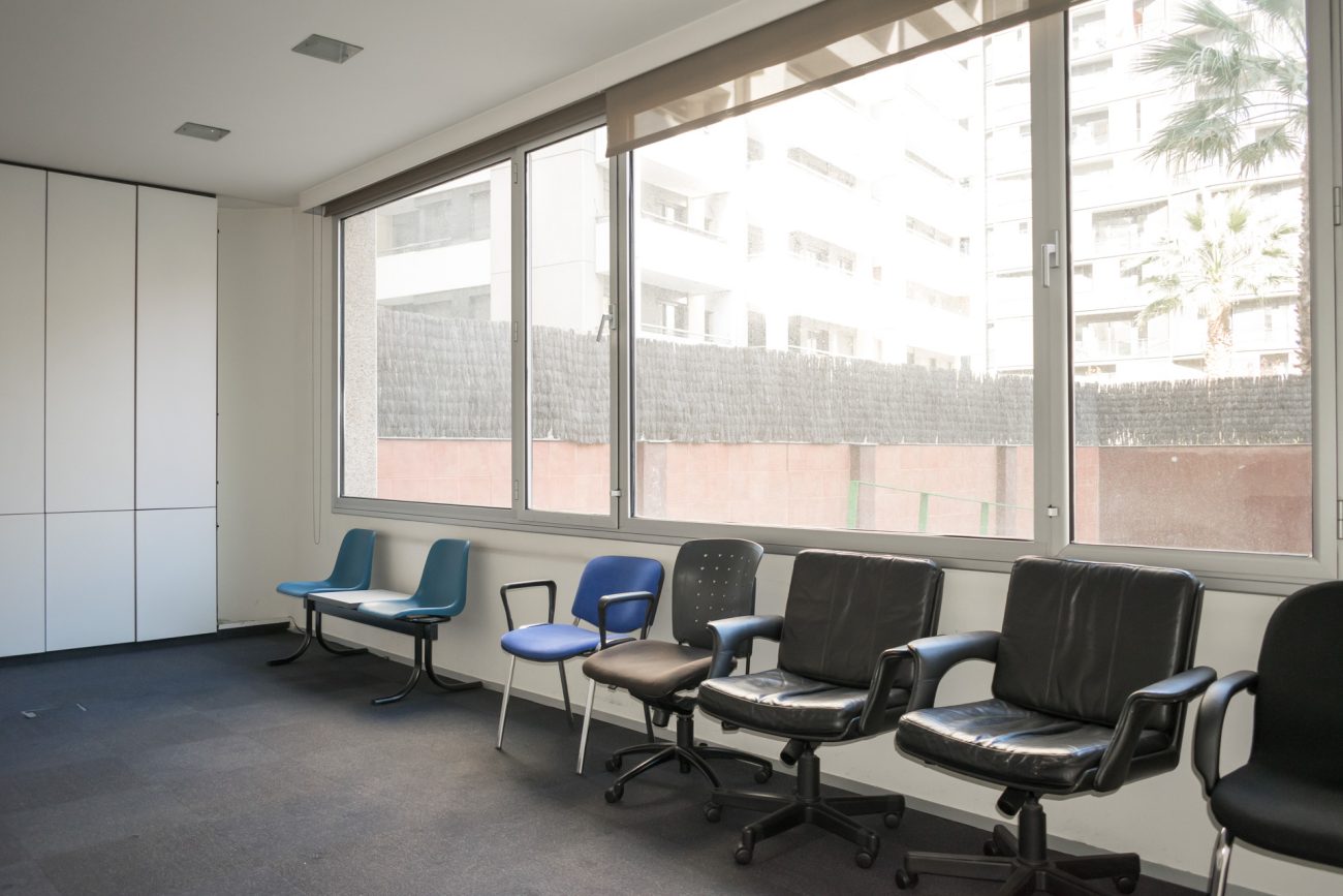 Funcional office on one of the main streets of Barcelona
