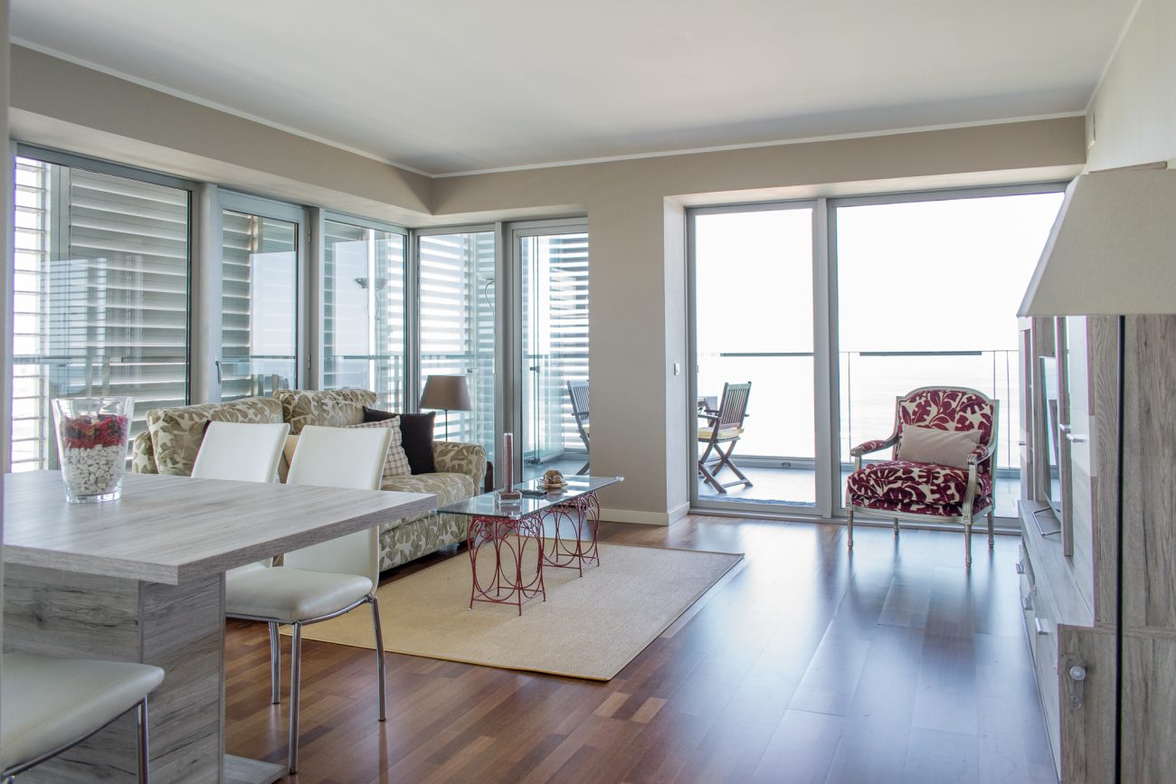 Apartment on the first line of the sea with a stunning view