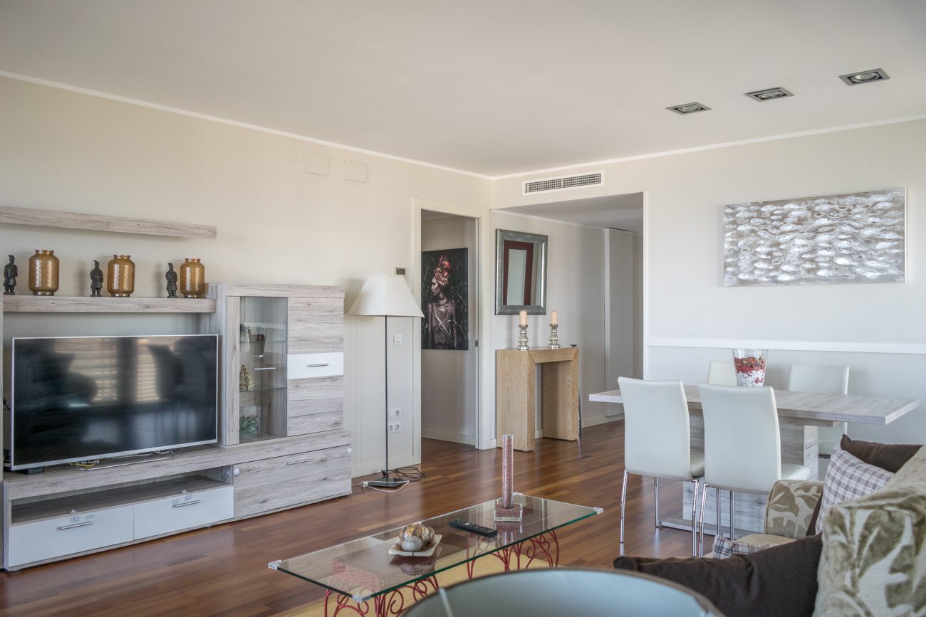 Apartment on the first line of the sea with a stunning view