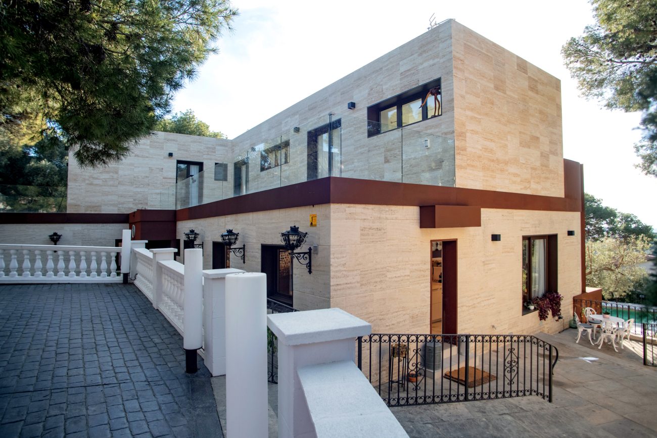 Luxury Retreat with Unrivaled Views in Castelldefels