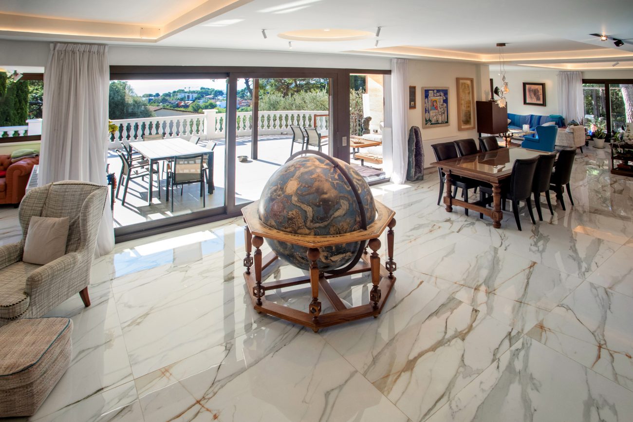 Luxury Retreat with Unrivaled Views in Castelldefels