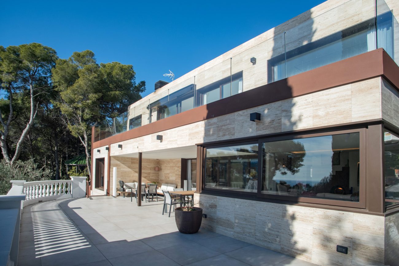 Luxury Retreat with Unrivaled Views in Castelldefels