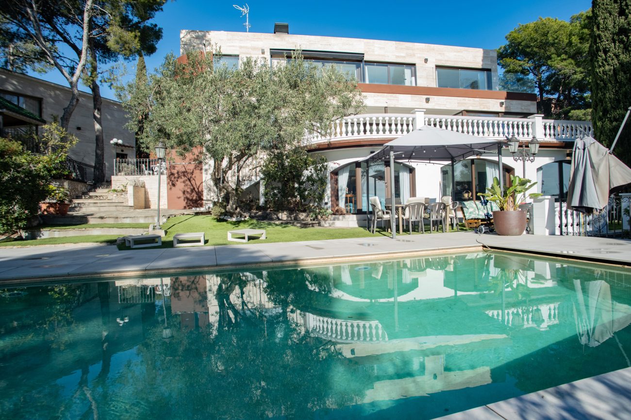 Luxury Retreat with Unrivaled Views in Castelldefels