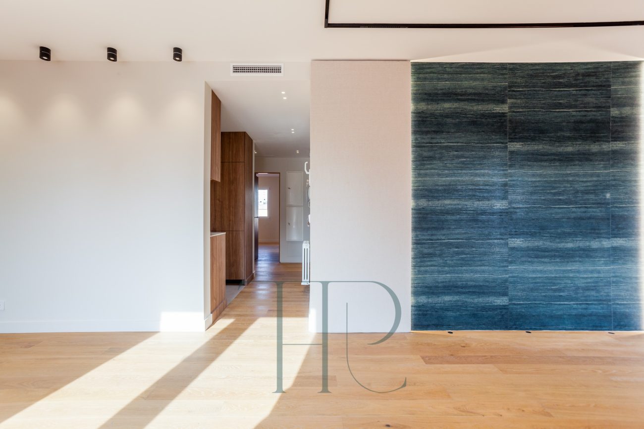 Spectacular penthouse with two large terraces and high-quality finishes