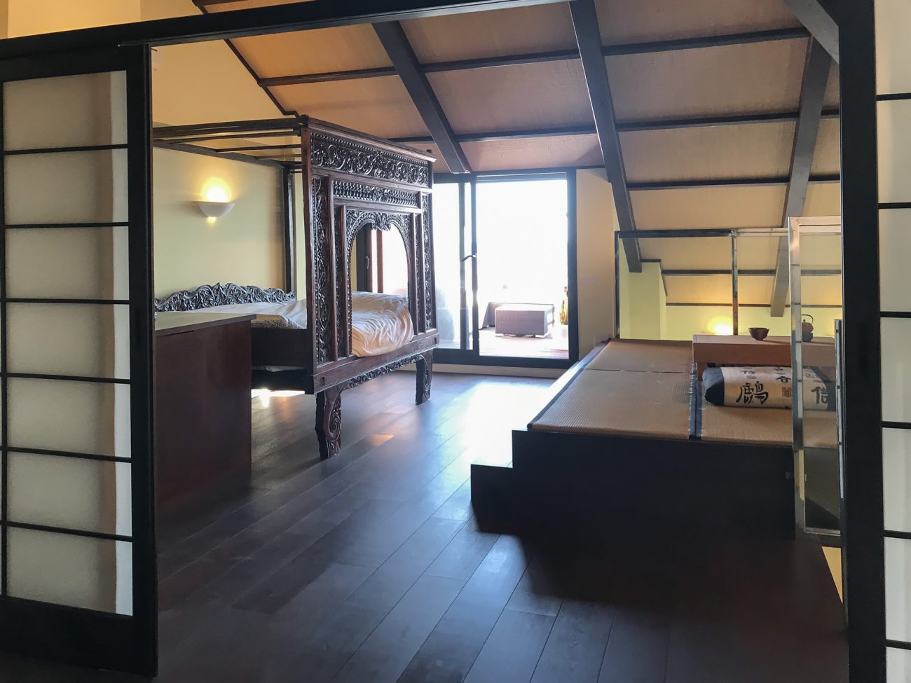 Exclusive duplex penthouse on the sea shore