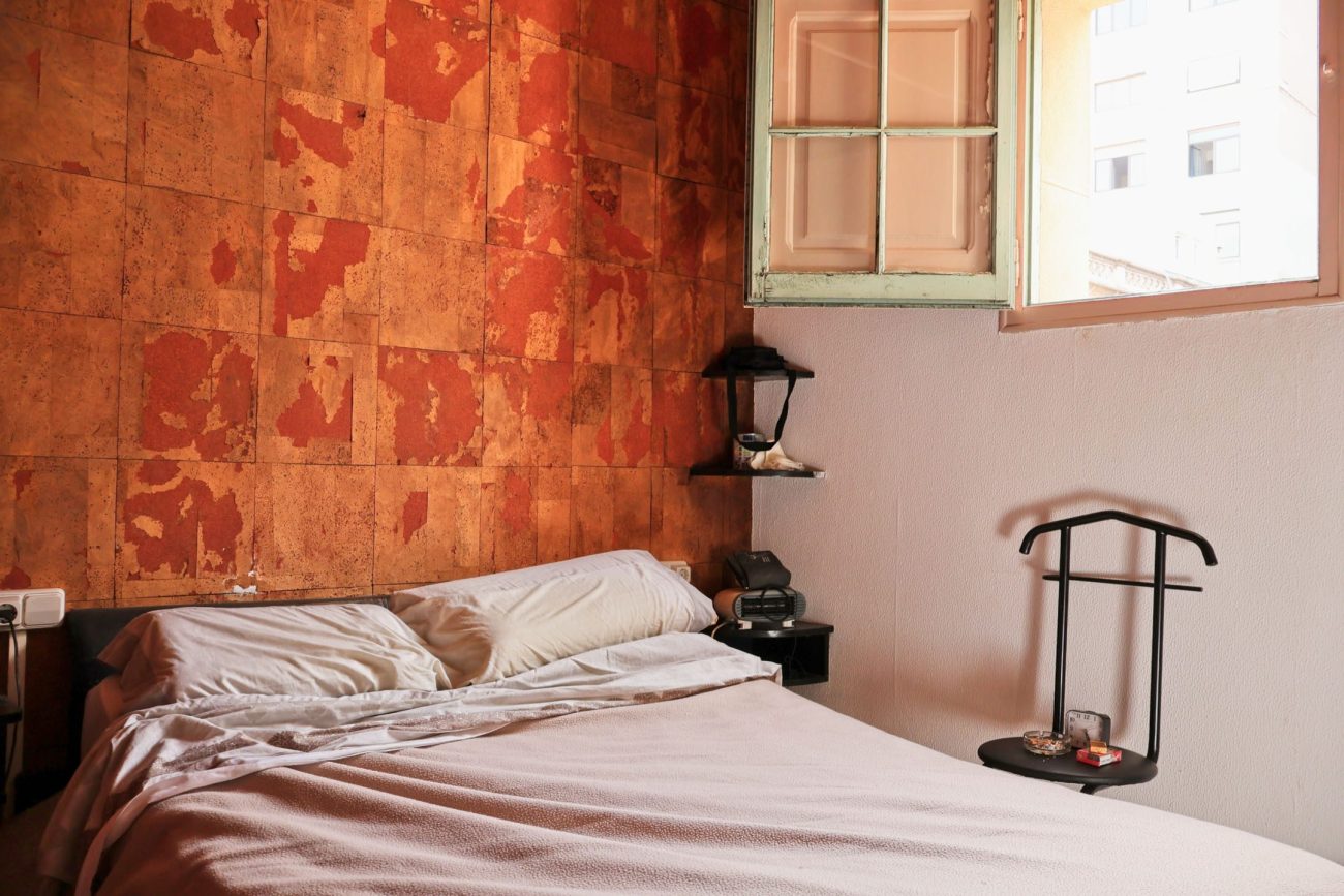 Apartment for sale in the Gothic Quarter, Barcelona — historic building with church views