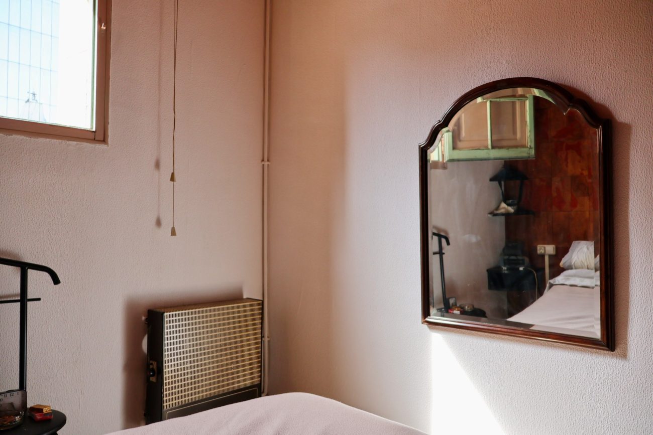 Apartment for sale in the Gothic Quarter, Barcelona — historic building with church views