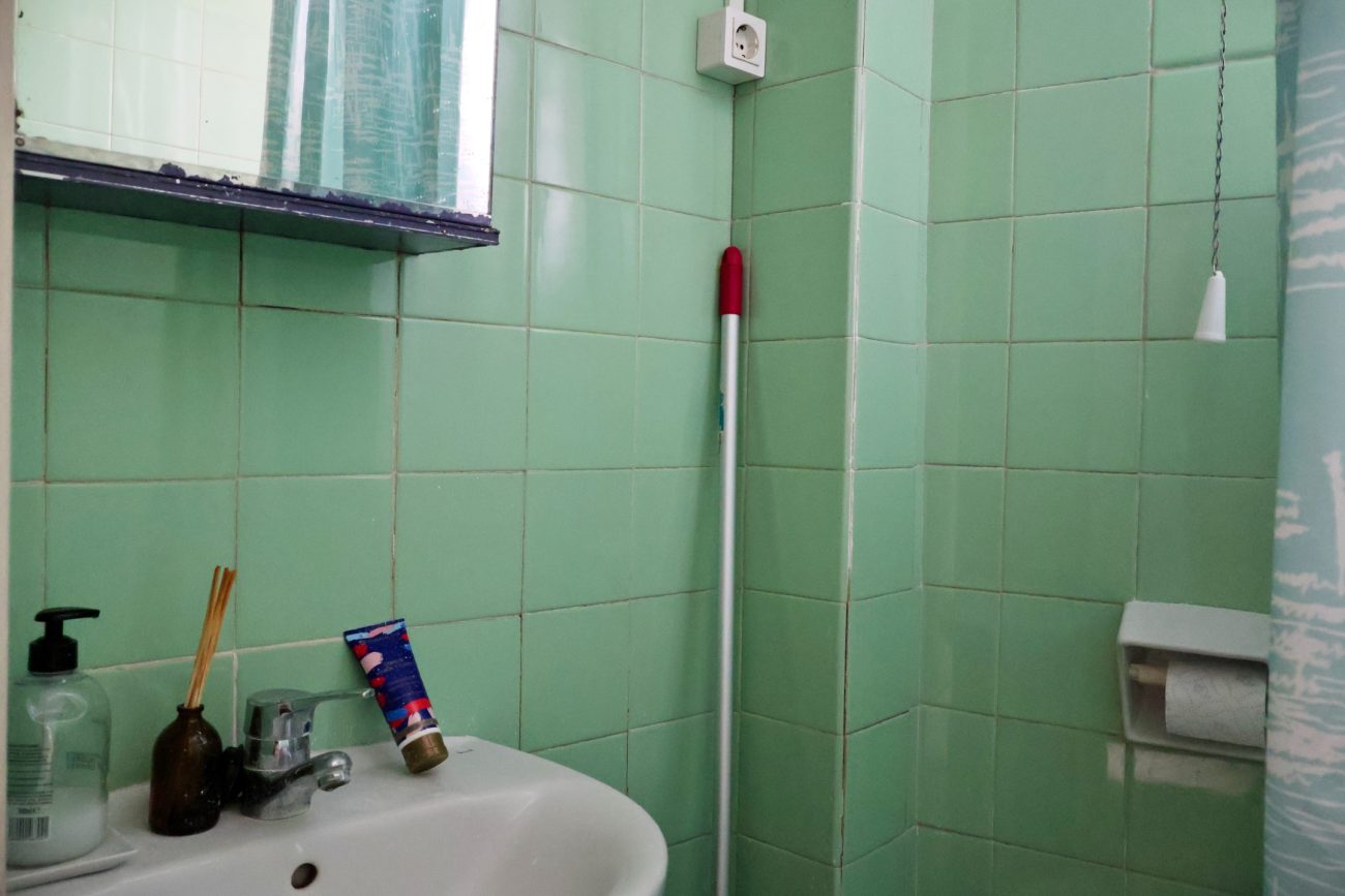Apartment for sale in the Gothic Quarter, Barcelona — historic building with church views